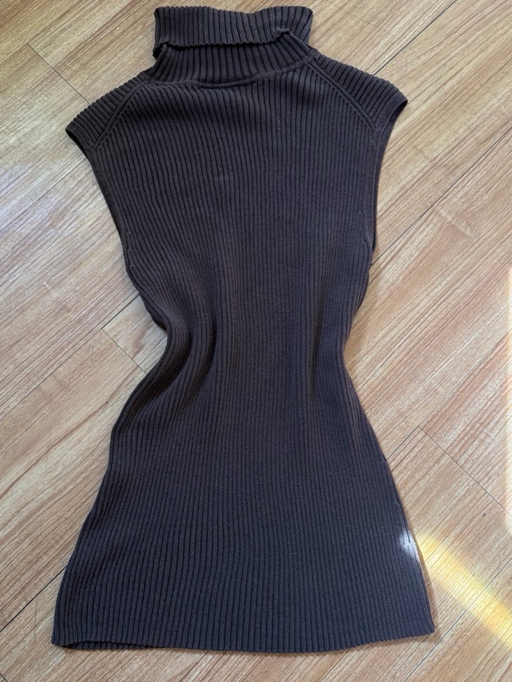 Chico's Sleeveless Ribbed Mock Neck Top in Dark Brown